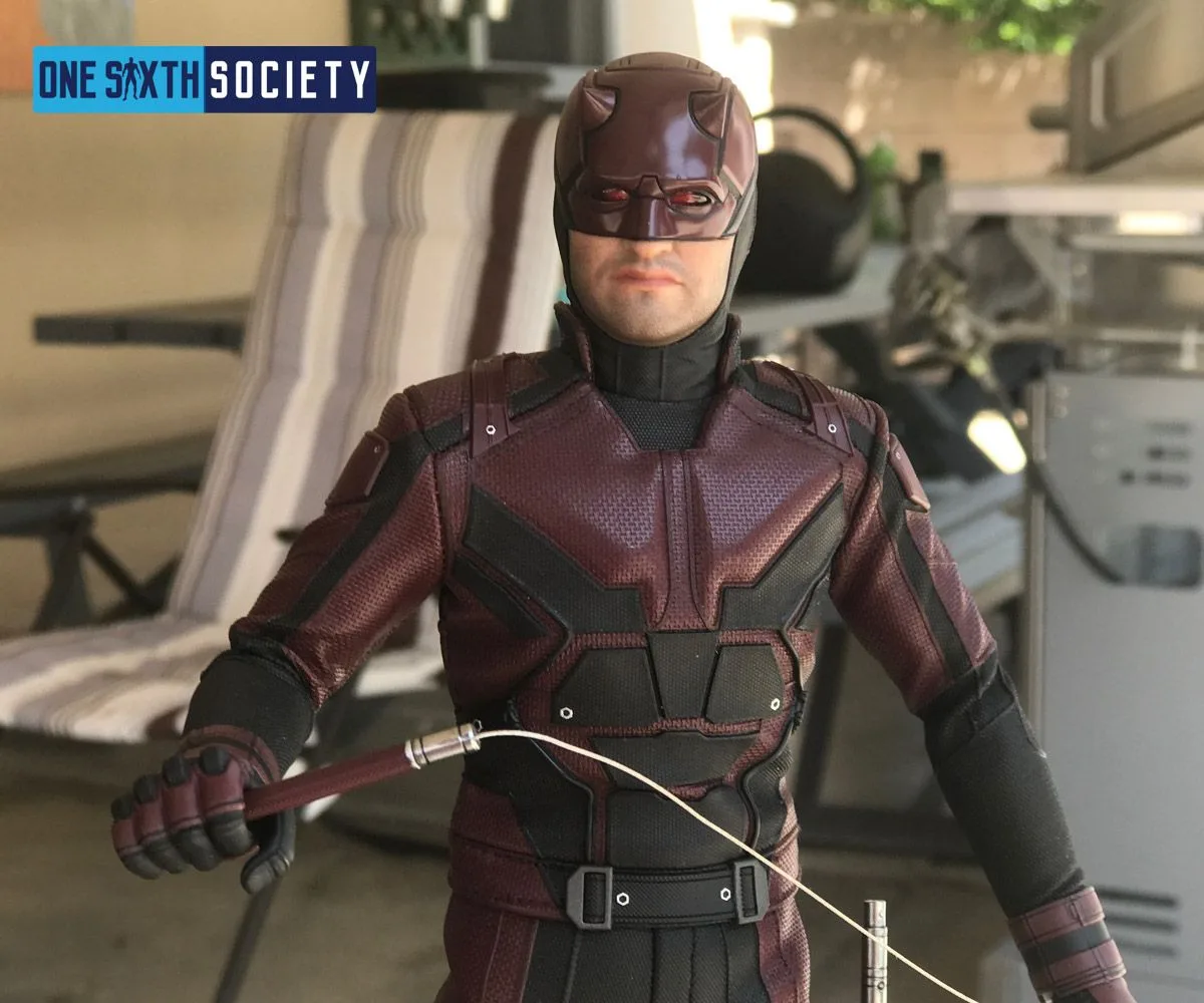 Hot Toys Daredevil Review: Netflix Suit, Clubs and Rooftop Base