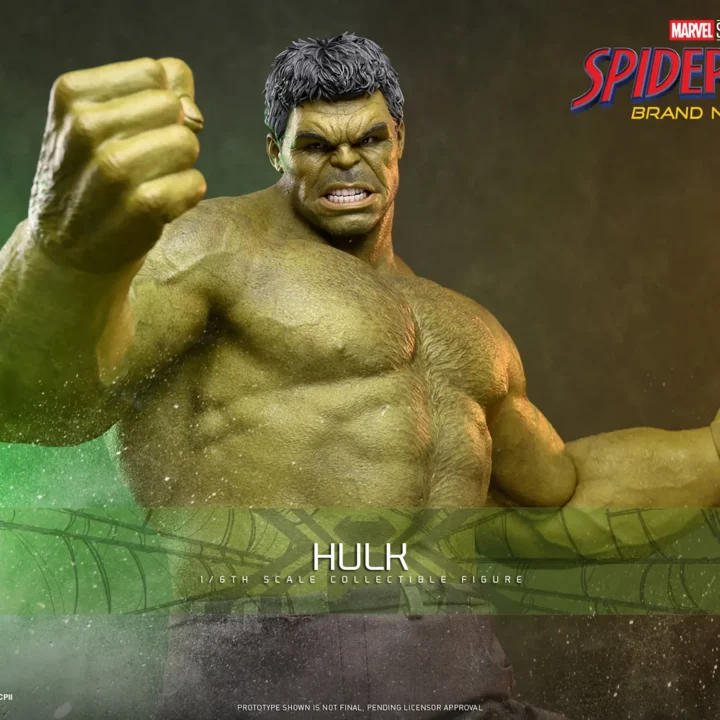 Hot Toys Hulk baring clenched teeth with one huge green fist raised toward the viewer and the other held beside his muscular torso.