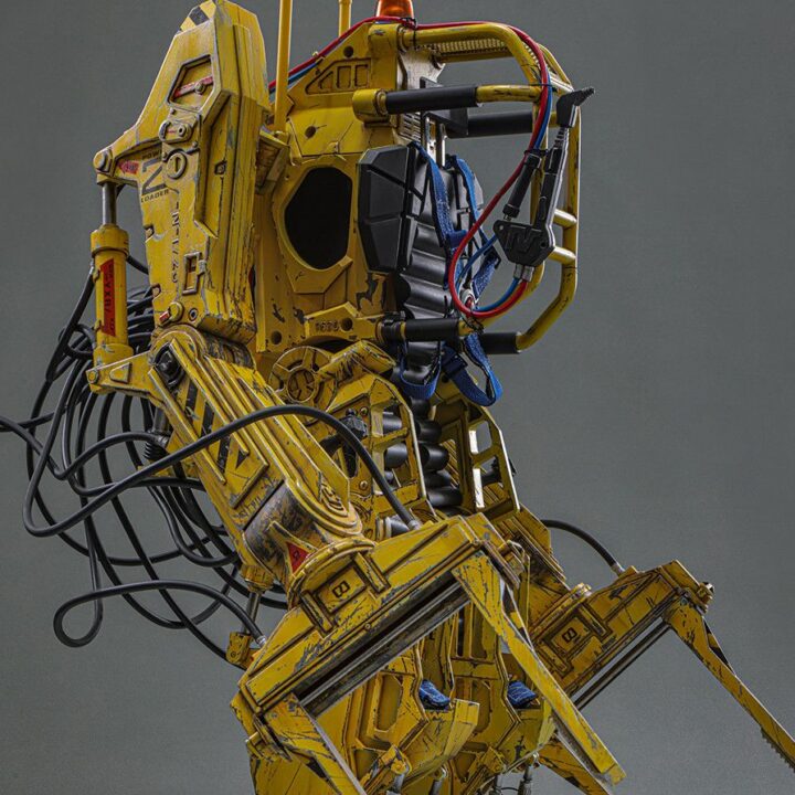 Hot Toys Power Loader MMS924 with empty cockpit, articulated claws and weathered yellow frame; Ripley is sold separately.