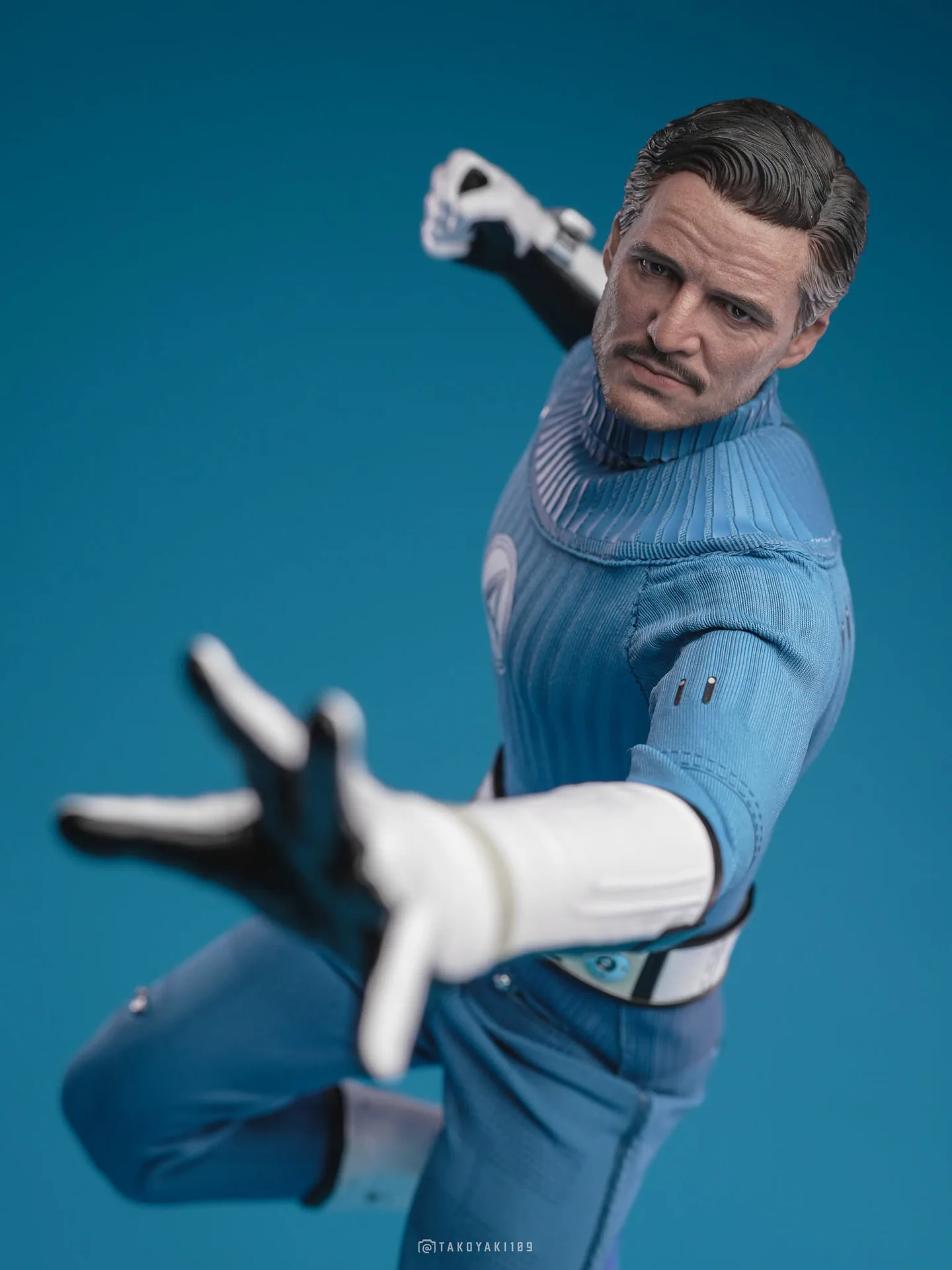 Final production review photo of Hot Toys Mister Fantastic showing the Pedro Pascal head sculpt and open hands.