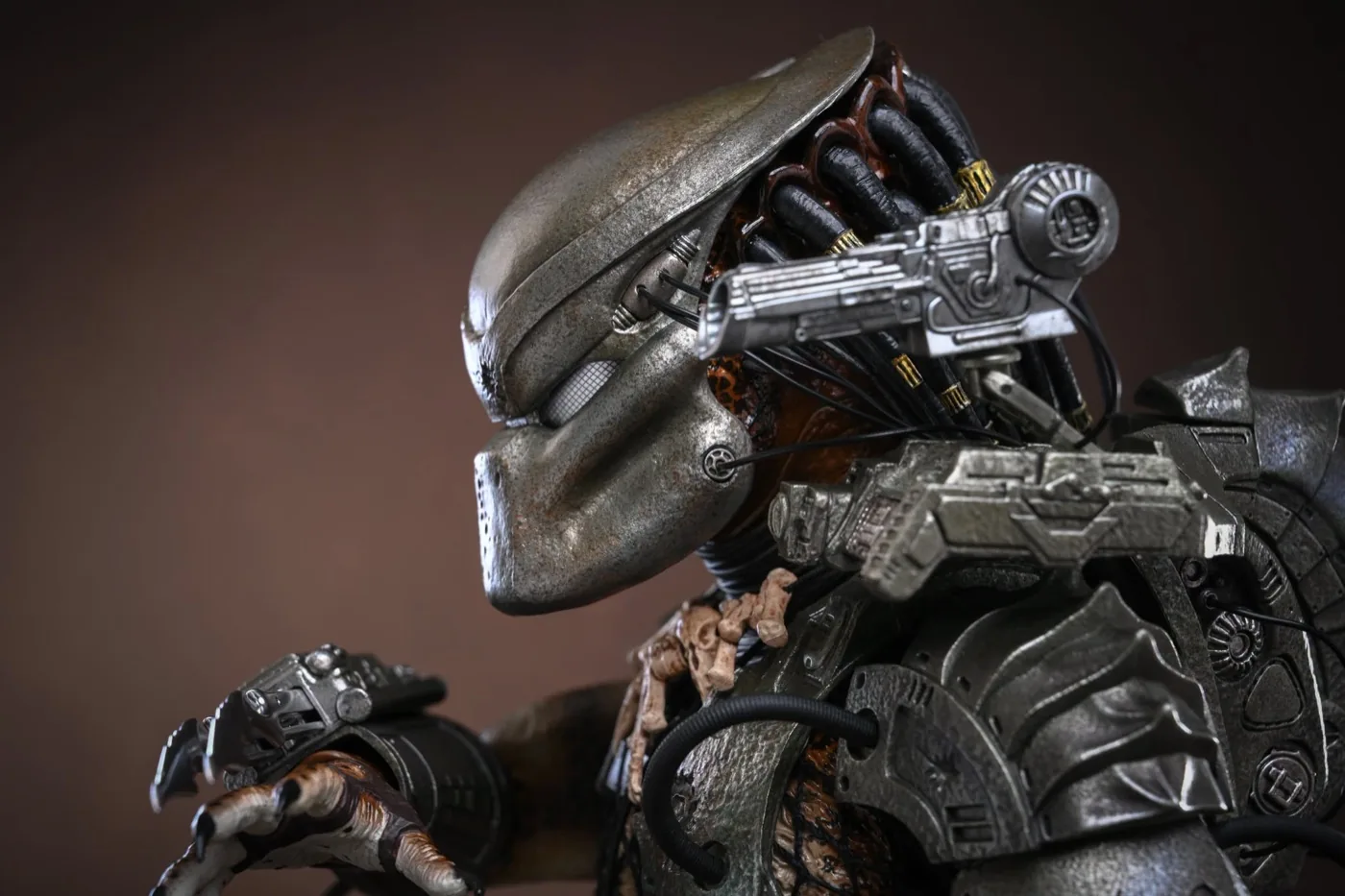 Final production review photo of Hot Toys Predator 2.0 Jungle Hunter showing the biomask, shoulder cannon and upper armor.