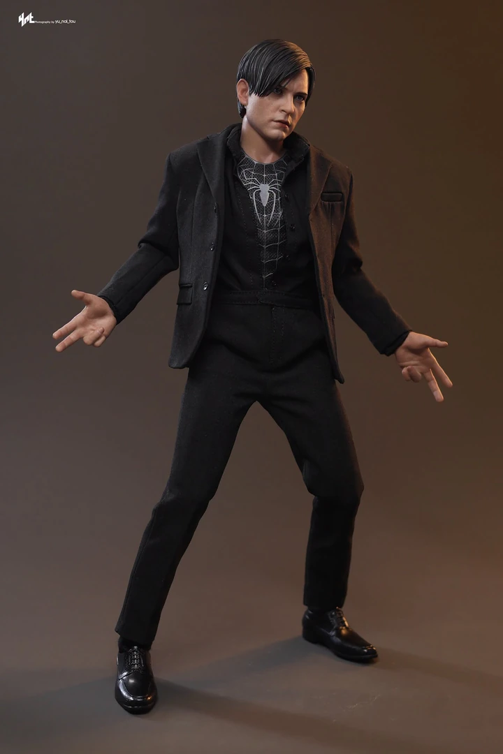 Final production review photo of Hot Toys Spider-Man 3 Peter Parker showing the open black jacket, trousers and suit top.