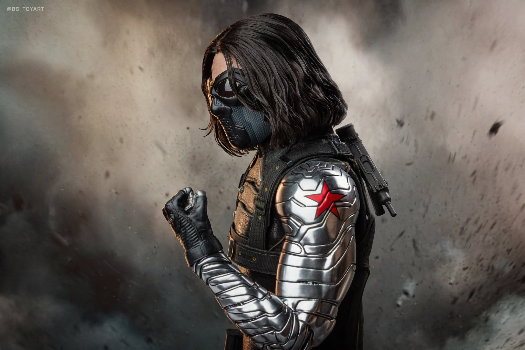 Final production review photo of Hot Toys Winter Soldier Artisan showing the chrome arm and red star.